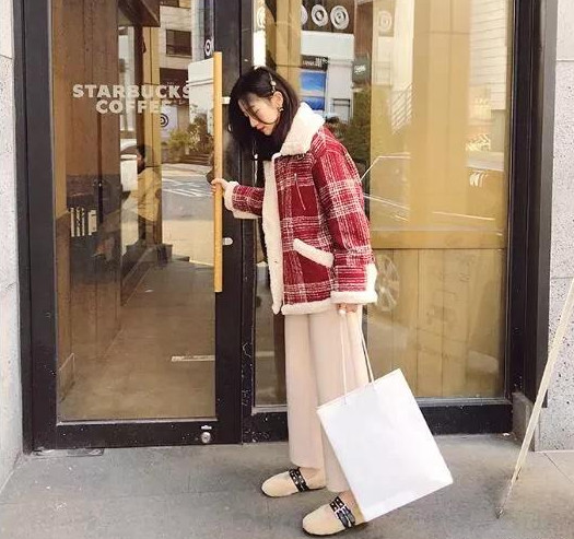 高腰花苞褲配什么上衣好看 時(shí)尚而又惹眼 高腰花苞褲配什么上衣好看 時(shí)尚而又惹眼