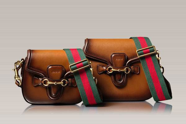 2019年復(fù)古包包百搭又洋氣 這些流行包包值得購(gòu)買