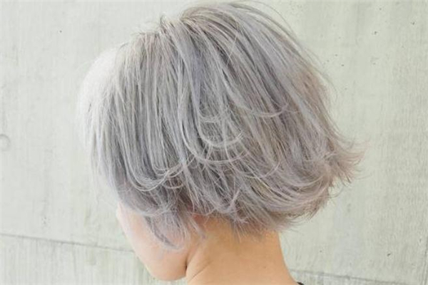 漂過(guò)的頭發(fā)染黑色會(huì)掉色嗎 漂過(guò)的頭發(fā)染什么顏色不掉色 漂過(guò)的頭發(fā)染黑色會(huì)掉色嗎 漂過(guò)的頭發(fā)染什么顏色不掉色