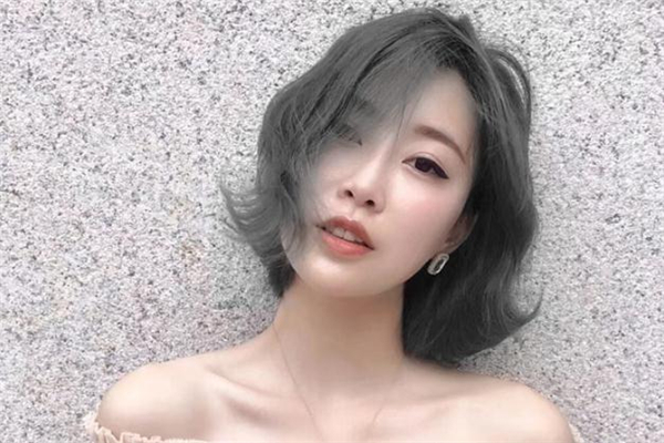 鉛筆灰頭發(fā)是什么顏色 鉛筆灰和奶奶灰的區(qū)別 鉛筆灰頭發(fā)是什么顏色 鉛筆灰和奶奶灰的區(qū)別