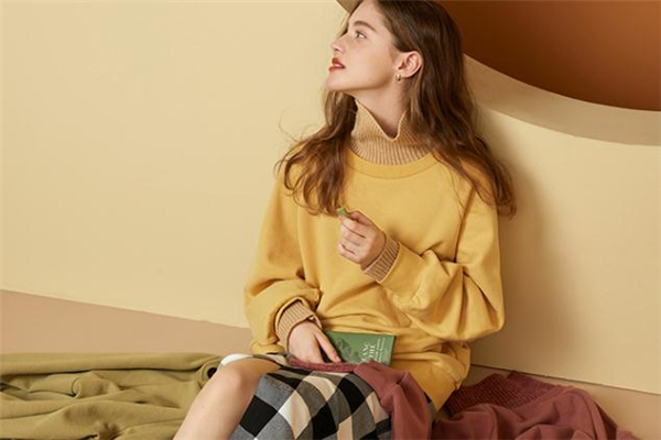 黃色衛(wèi)衣配什么裙子好看 黃色衛(wèi)衣搭配裙子圖片 黃色衛(wèi)衣配什么裙子好看 黃色衛(wèi)衣搭配裙子圖片