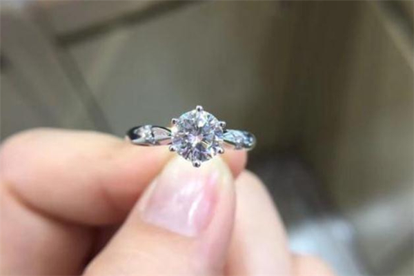 通靈鉆戒怎么樣 通靈珠寶鉆戒質(zhì)量好嗎 通靈鉆戒怎么樣 通靈珠寶鉆戒質(zhì)量好嗎