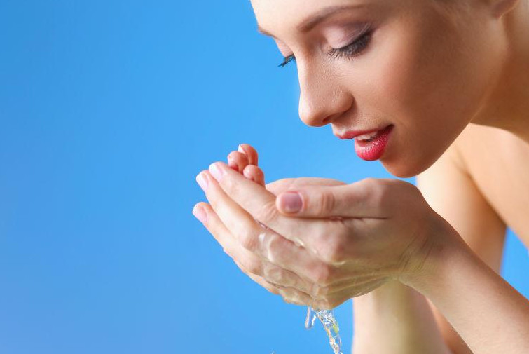 能不能用白醋洗臉 直接用白醋洗臉好嗎 能不能用白醋洗臉 直接用白醋洗臉好嗎