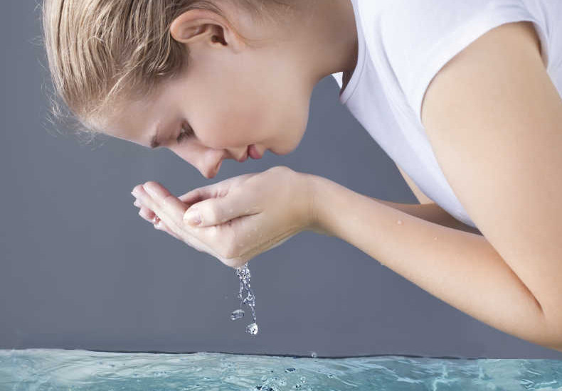 能不能用白醋洗臉 直接用白醋洗臉好嗎 能不能用白醋洗臉 直接用白醋洗臉好嗎