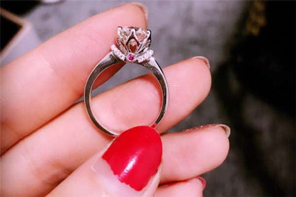 enzo鉆戒可以以舊換新嗎 enzo鉆戒可以換款嗎 enzo鉆戒可以以舊換新嗎 enzo鉆戒可以換款嗎