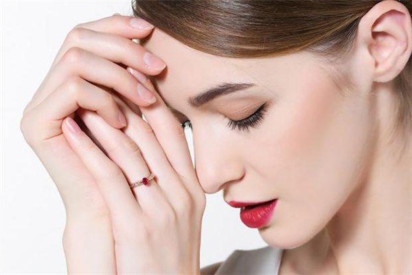 enzo和周大生哪個(gè)好 enzo和周大生哪個(gè)貴 enzo和周大生哪個(gè)好 enzo和周大生哪個(gè)貴