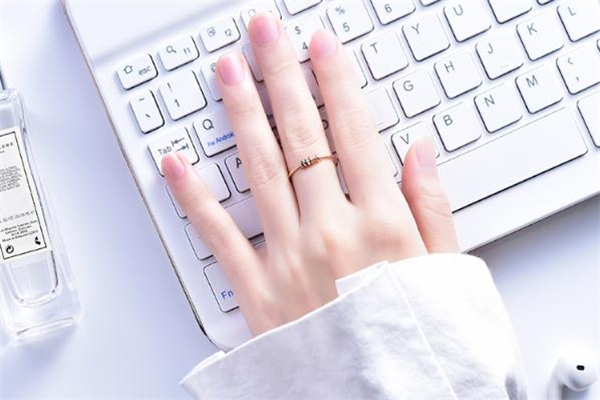 enzo和周大生哪個(gè)好 enzo和周大生哪個(gè)貴 enzo和周大生哪個(gè)好 enzo和周大生哪個(gè)貴