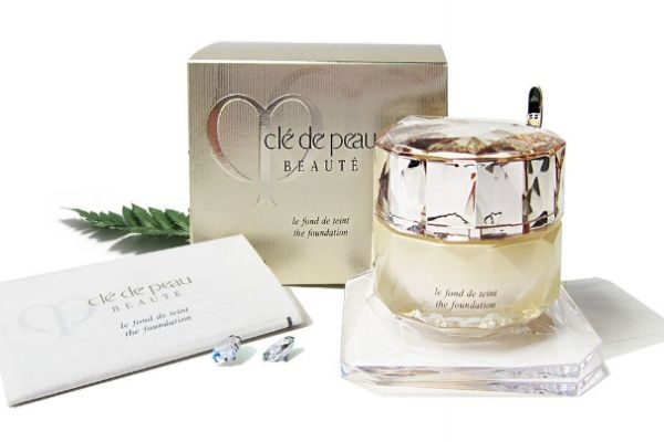 cpb晶致修護粉霜怎么樣 cpb晶致潤耀粉霜哪個色號最白 cpb晶致修護粉霜怎么樣 cpb晶致潤耀粉霜哪個色號最白