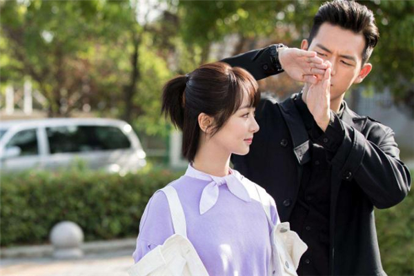 喜歡的女生發(fā)朋友圈要點(diǎn)贊嗎 喜歡的女生發(fā)照片怎么評(píng)論 喜歡的女生發(fā)朋友圈要點(diǎn)贊嗎 喜歡的女生發(fā)照片怎么評(píng)論