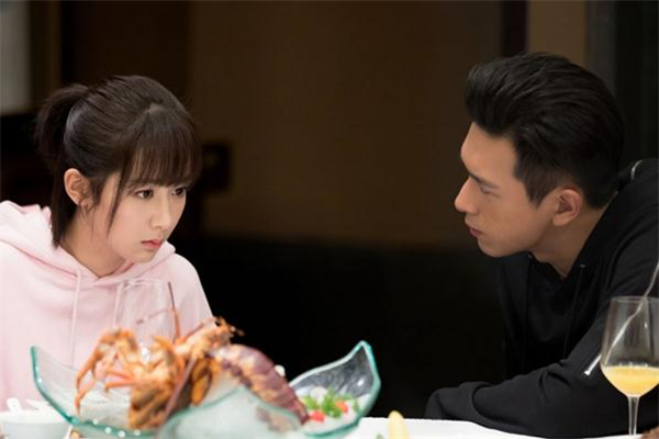 喜歡的女生發(fā)朋友圈要點(diǎn)贊嗎 喜歡的女生發(fā)照片怎么評(píng)論 喜歡的女生發(fā)朋友圈要點(diǎn)贊嗎 喜歡的女生發(fā)照片怎么評(píng)論