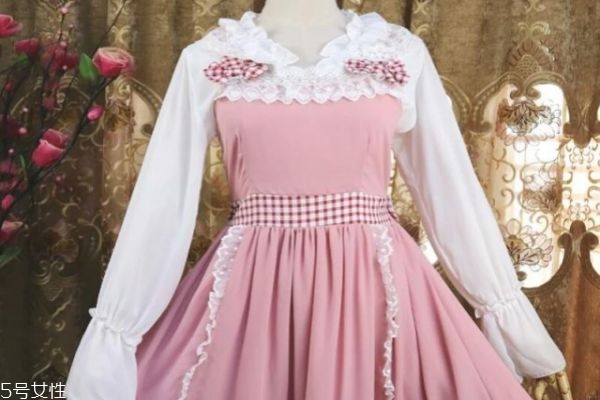 洛麗塔怎么穿搭 洛麗塔有哪些流行穿法 洛麗塔怎么穿搭 洛麗塔有哪些流行穿法