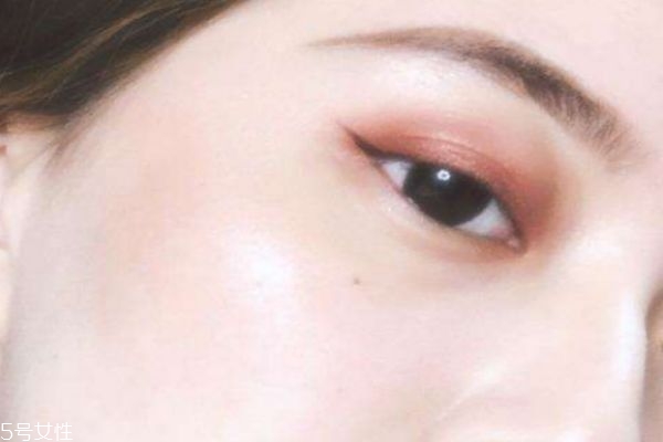 化妝為什么不如素顏美 這些化妝原則要遵守 化妝為什么不如素顏美 這些化妝原則要遵守