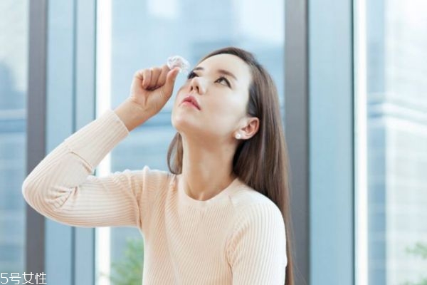為什么眼睛會干澀呢 眼睛干澀應(yīng)該怎么辦呢 為什么眼睛會干澀呢 眼睛干澀應(yīng)該怎么辦呢