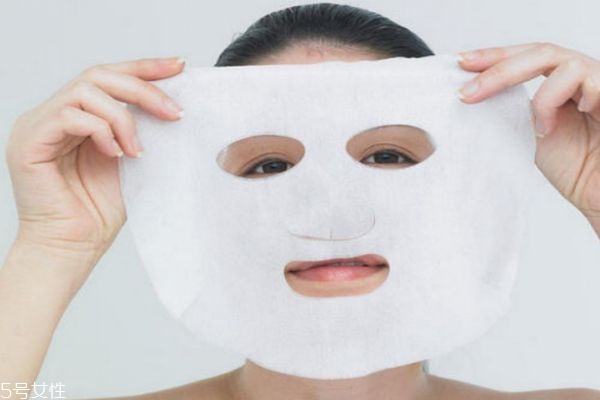 補(bǔ)水面膜有美白功效嗎 什么面膜好用補(bǔ)水美白 補(bǔ)水面膜有美白功效嗎 什么面膜好用補(bǔ)水美白
