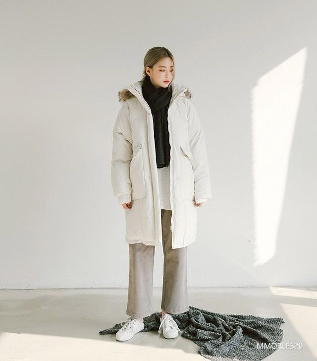 長款羽絨服內搭什么好看 越簡單越經典 長款羽絨服內搭什么好看 越簡單越經典