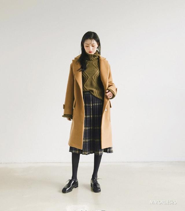 長款羽絨服內搭什么好看 越簡單越經典 長款羽絨服內搭什么好看 越簡單越經典