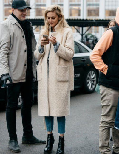 長款羽絨服內搭什么好看 越簡單越經典 長款羽絨服內搭什么好看 越簡單越經典