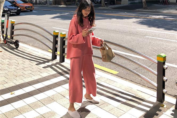 運動套裝什么顏色好看 運動套裝選什么顏色好 運動套裝什么顏色好看 運動套裝選什么顏色好