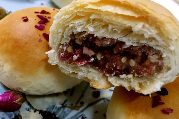 玫瑰花可以做什么菜 玫瑰花怎么做成菜 玫瑰花可以做什么菜 玫瑰花怎么做成菜