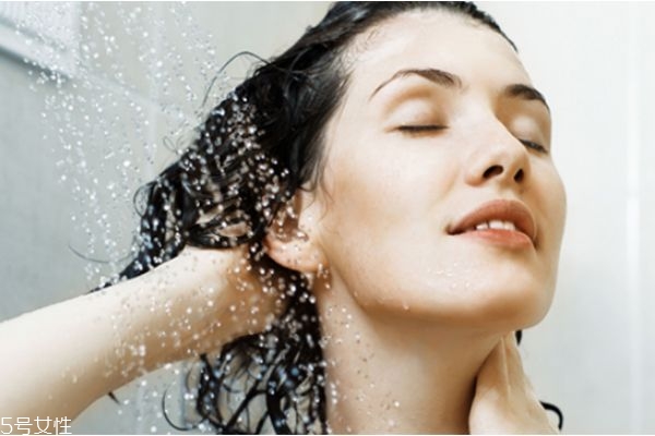 如何挑選護(hù)發(fā)素 護(hù)發(fā)素使用注意事項(xiàng) 如何挑選護(hù)發(fā)素 護(hù)發(fā)素使用注意事項(xiàng)