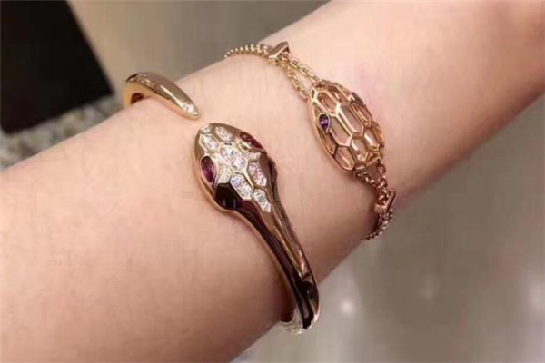 寶格麗蛇頭手鐲真假辨別 寶格麗蛇形手鐲真假鑒定 寶格麗蛇頭手鐲真假辨別 寶格麗蛇形手鐲真假鑒定