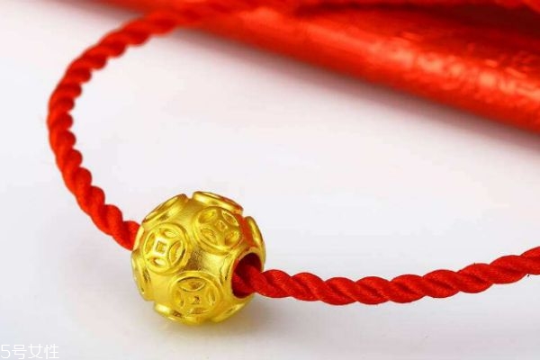 轉(zhuǎn)運珠應(yīng)該怎么戴呢 轉(zhuǎn)運珠睡覺時要取下來嗎 轉(zhuǎn)運珠應(yīng)該怎么戴呢 轉(zhuǎn)運珠睡覺時要取下來嗎