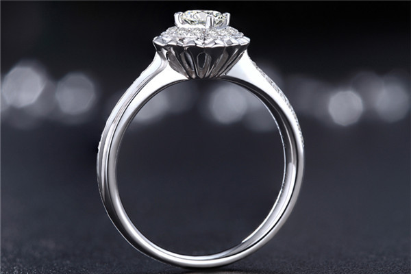 如何鑒定鉆石是否是天然鉆石 如何為鑒定正規(guī)鉆石證書 如何鑒定鉆石是否是天然鉆石 如何為鑒定正規(guī)鉆石證書