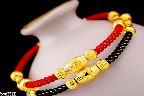 轉(zhuǎn)運珠應(yīng)該怎么戴呢 轉(zhuǎn)運珠睡覺時要取下來嗎 轉(zhuǎn)運珠應(yīng)該怎么戴呢 轉(zhuǎn)運珠睡覺時要取下來嗎