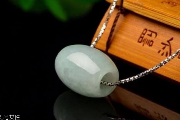 翡翠可以做轉運珠嗎 翡翠做轉運珠有什么作用呢 翡翠可以做轉運珠嗎 翡翠做轉運珠有什么作用呢