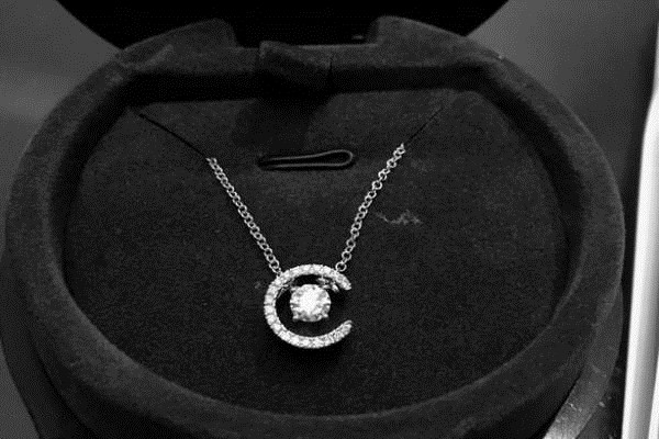 16寸項(xiàng)鏈如何搭配 18寸項(xiàng)鏈如何搭配 16寸項(xiàng)鏈如何搭配 18寸項(xiàng)鏈如何搭配