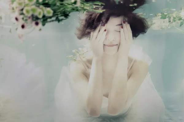 女生是不是忘不了初戀 忘記初戀的方法 女生是不是忘不了初戀 忘記初戀的方法