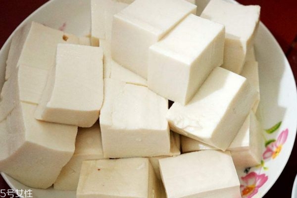 豆腐有什么營養(yǎng)價值呢 吃豆腐有什么好處呢 豆腐有什么營養(yǎng)價值呢 吃豆腐有什么好處呢