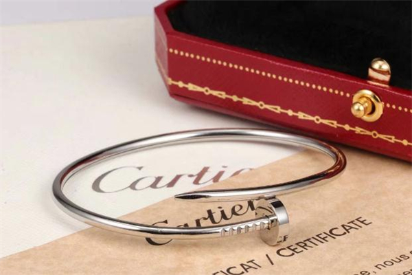 卡地亞手鐲回收價格 卡地亞手鐲回收值錢嗎 卡地亞手鐲回收價格 卡地亞手鐲回收值錢嗎
