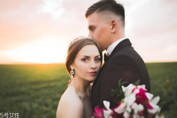 男生說想你了怎么回答 一個男生說想你要怎么回復 男生說想你了怎么回答 一個男生說想你要怎么回復