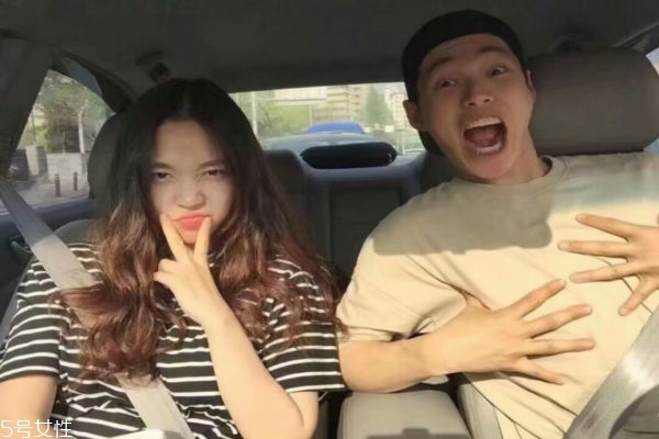 怎么約女生吃飯看電影 直接約女生看電影好嗎 怎么約女生吃飯看電影 直接約女生看電影好嗎