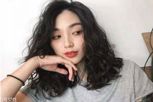 羊毛卷怎么卷 羊毛卷短發(fā)發(fā)型圖片 羊毛卷怎么卷 羊毛卷短發(fā)發(fā)型圖片