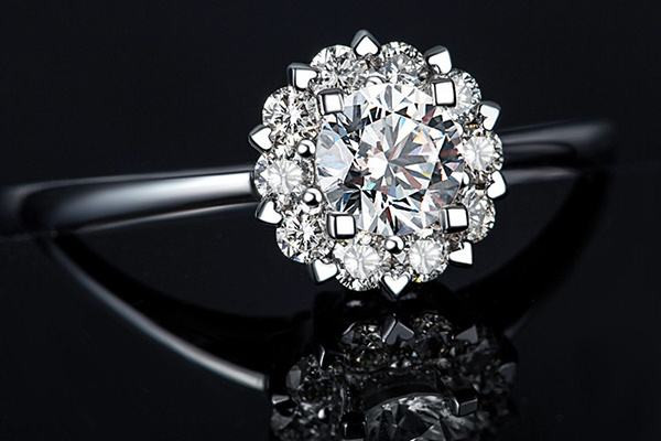 k金鉆戒好還是鉑金鉆戒好 結(jié)婚鉆戒怎么挑 k金鉆戒好還是鉑金鉆戒好 結(jié)婚鉆戒怎么挑