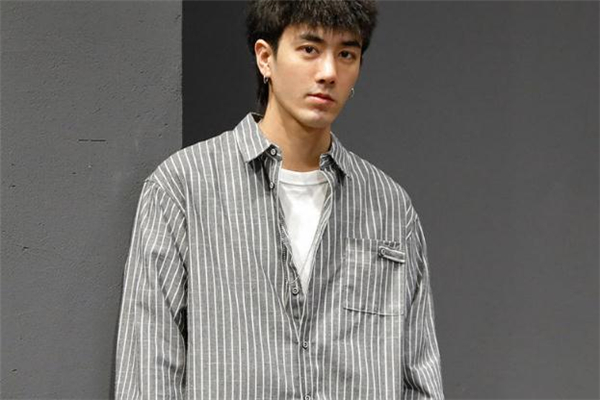 男生穿什么襯衫好看 男生襯衫搭配圖片 男生穿什么襯衫好看 男生襯衫搭配圖片