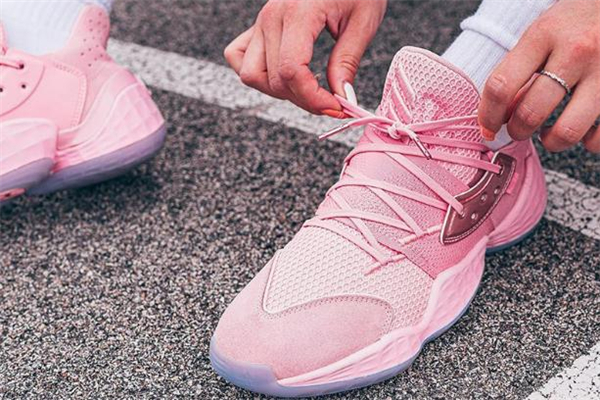 哈登4和kd12哪個(gè)好 哈登4和kd12對(duì)比測(cè)評(píng)