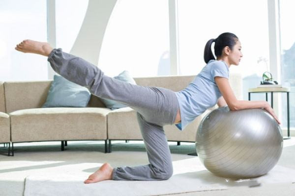 產(chǎn)后胯骨變寬怎么恢復(fù) 產(chǎn)后簡(jiǎn)單瘦身方法有哪些 產(chǎn)后胯骨變寬怎么恢復(fù) 產(chǎn)后簡(jiǎn)單瘦身方法有哪些