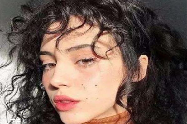 羊毛卷是熱燙還是冷燙 燙羊毛卷注意事項 羊毛卷是熱燙還是冷燙 燙羊毛卷注意事項