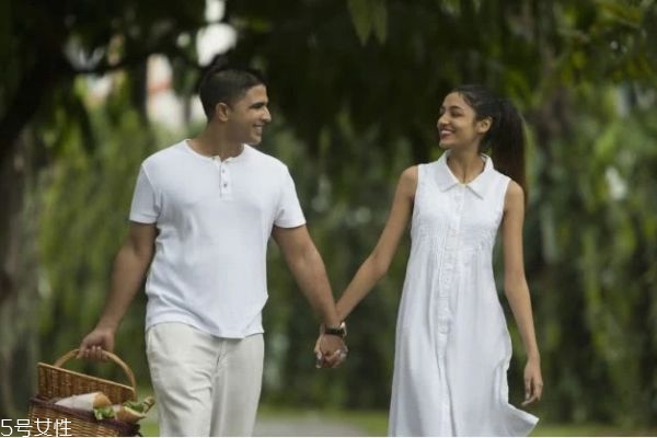 女生哪些舉動(dòng)會(huì)讓男生覺(jué)得很心動(dòng) 讓男生心動(dòng)的瞬間 女生哪些舉動(dòng)會(huì)讓男生覺(jué)得很心動(dòng) 讓男生心動(dòng)的瞬間