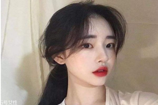 法式劉海和八字劉海哪個好看 法式劉海和八字劉海的區(qū)別 法式劉海和八字劉海哪個好看 法式劉海和八字劉海的區(qū)別