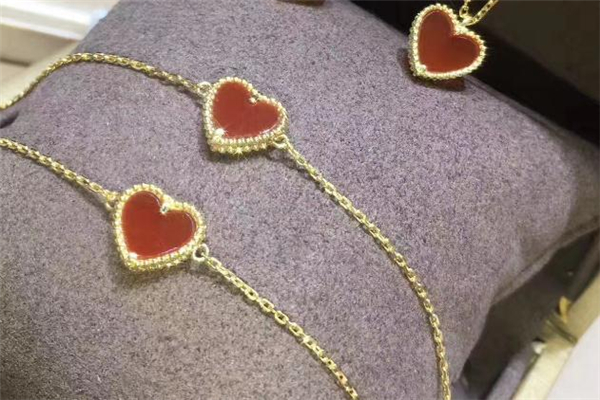 梵克雅寶愛心手鏈價格 梵克雅寶小紅心手鏈官網(wǎng)報價 梵克雅寶愛心手鏈價格 梵克雅寶小紅心手鏈官網(wǎng)報價