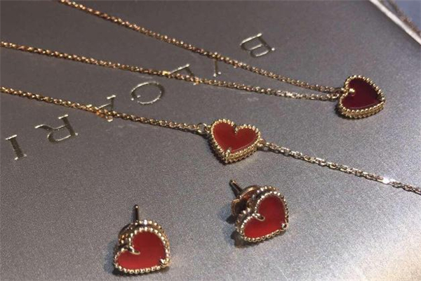 梵克雅寶愛心手鏈價格 梵克雅寶小紅心手鏈官網(wǎng)報價 梵克雅寶愛心手鏈價格 梵克雅寶小紅心手鏈官網(wǎng)報價