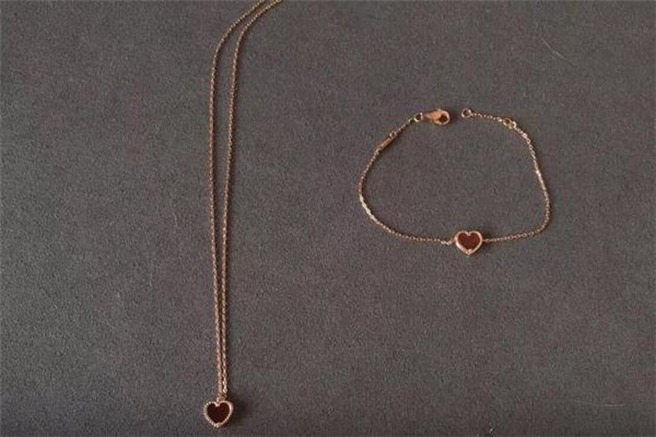 梵克雅寶愛心手鏈尺寸 梵克雅寶愛心手鏈長度 梵克雅寶愛心手鏈尺寸 梵克雅寶愛心手鏈長度