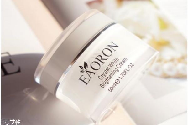 素顏霜可以不用卸妝嗎 素顏霜不卸妝有什么壞處呢 素顏霜可以不用卸妝嗎 素顏霜不卸妝有什么壞處呢