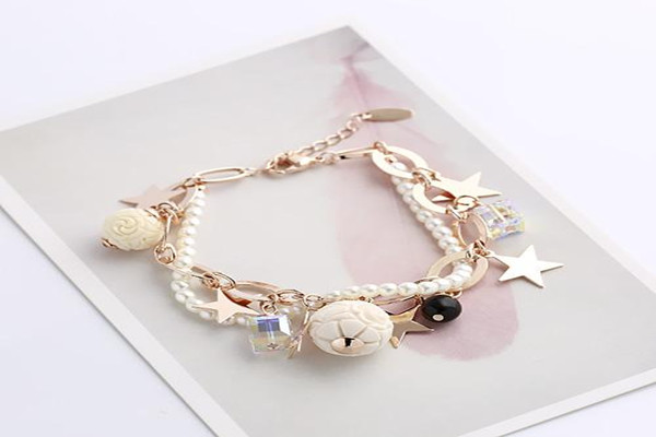 時尚手鏈如何選購 佩戴手鏈寓意什么 時尚手鏈如何選購 佩戴手鏈寓意什么