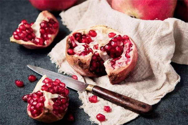 吃石榴籽會拉肚子嗎 吃石榴籽肚子會痛嗎 吃石榴籽會拉肚子嗎 吃石榴籽肚子會痛嗎