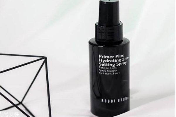 干皮定妝用什么好 定妝用散粉好還是粉餅好 干皮定妝用什么好 定妝用散粉好還是粉餅好